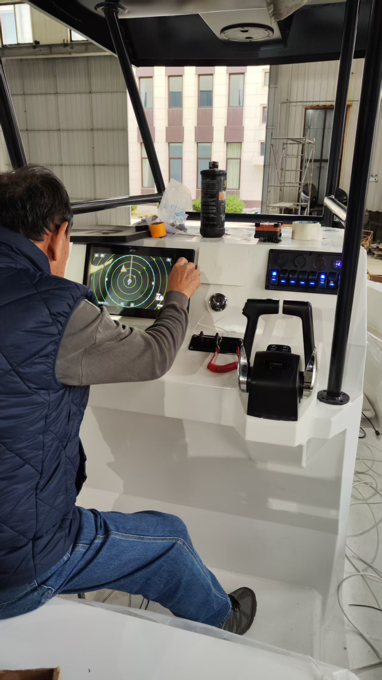 Hunter 28 Aluminum Fishing Boat Electronics Installation Oman - Marine GPS Navigation
